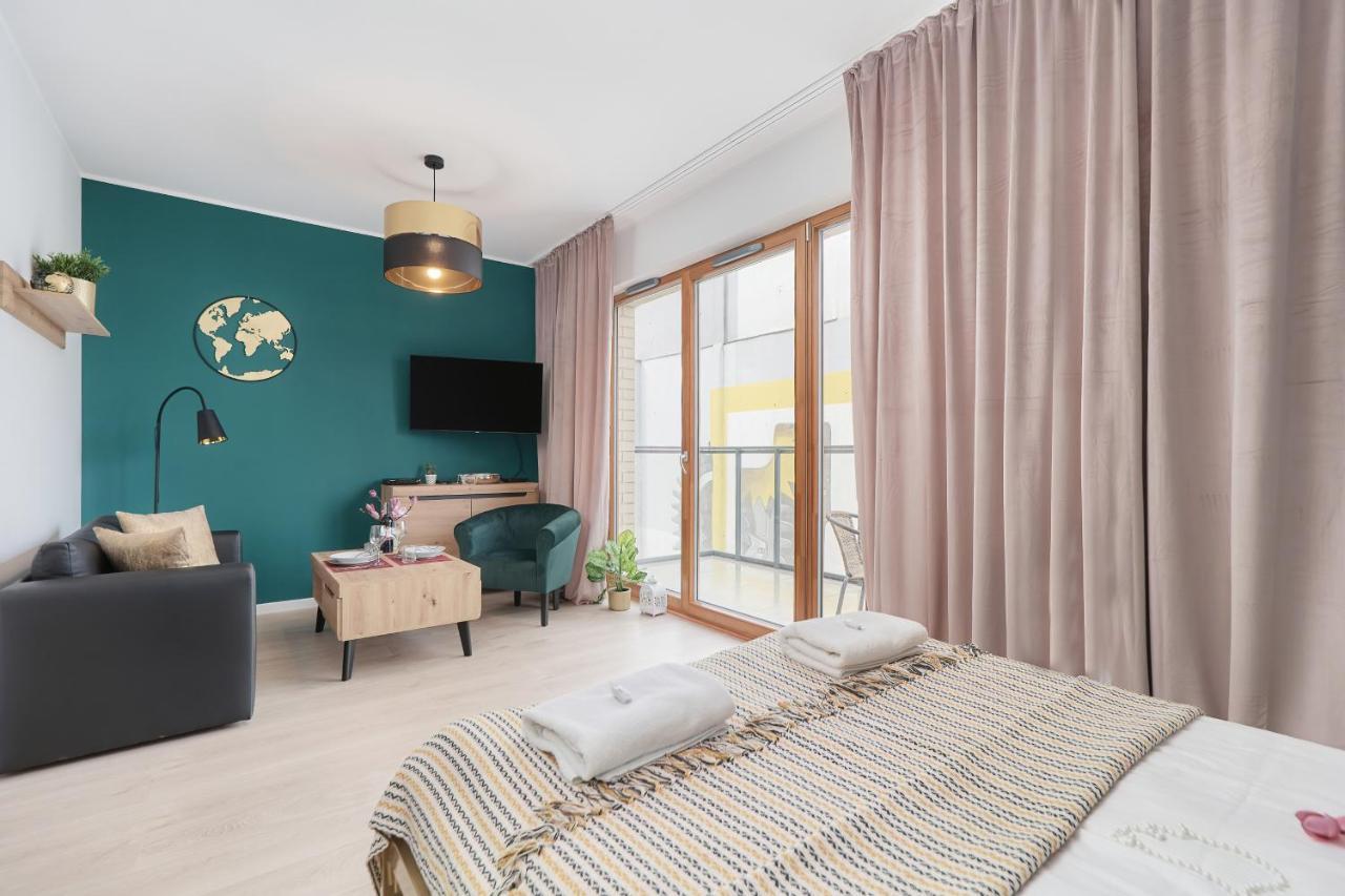 Na Bulwarach By Renters *